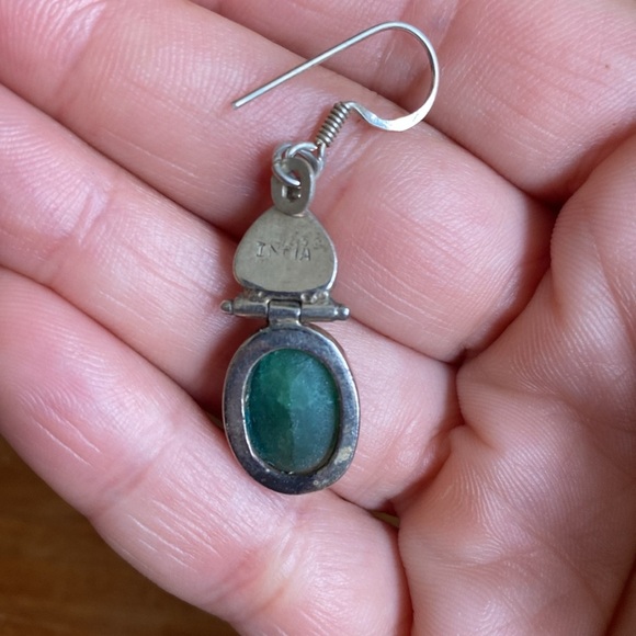 Green stone earrings - Picture 4 of 4